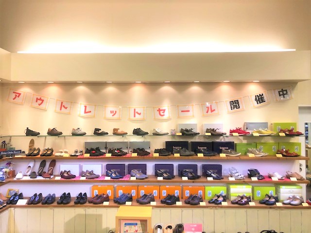 越谷店よりアウトレットコーナーのご紹介 足と靴の専門店 Bloque 千葉県 埼玉県 茨城県